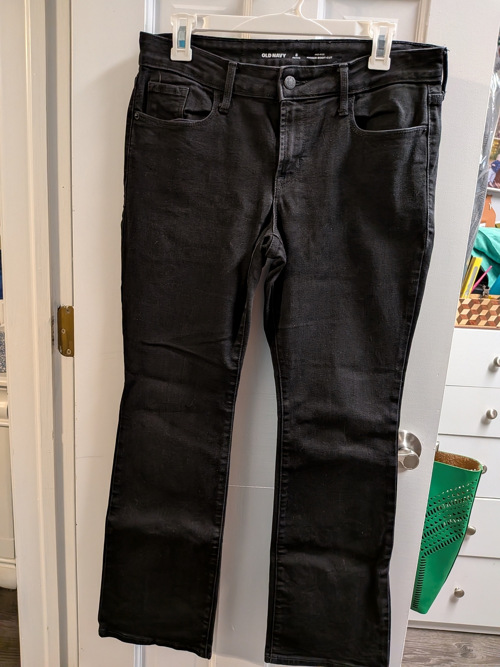 Old Navy Black Mid-Rise Kicker Boot-Cut Jeans Size 8P Petite